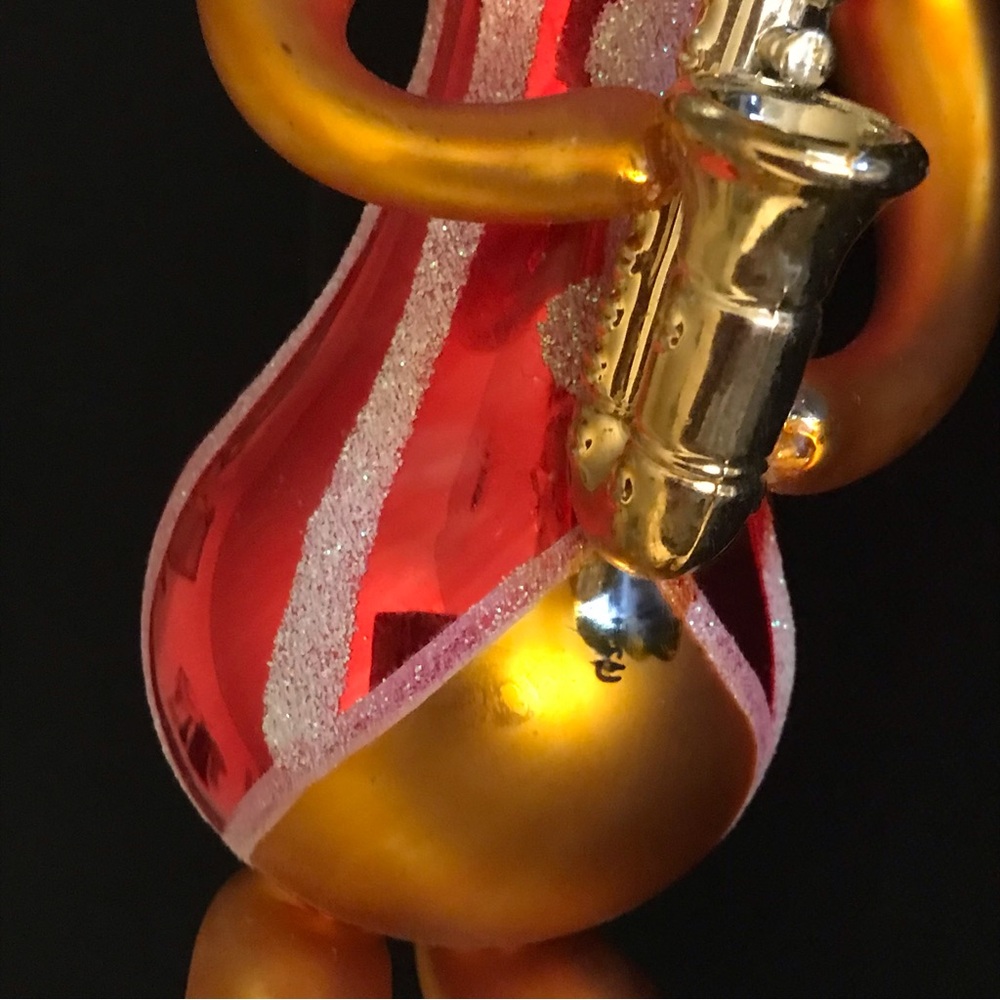 Radko Mouse playing Saxophone Italian - Picture 4 of 5